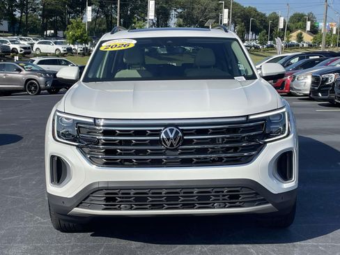 Certified 2026 Volkswagen Atlas SE w/ Panoramic Sunroof Package FWD image 2