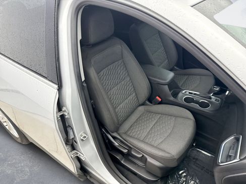 Used 2020 Chevrolet Equinox LT image 16