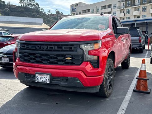 Used 2022 Chevrolet Silverado 1500 Custom image 2