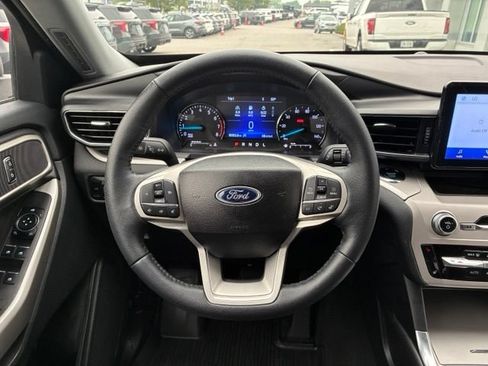 Certified 2023 Ford Explorer XLT w/ Equipment Group 202A AWD/4WD image 15