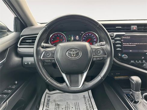 Used 2020 Toyota Camry XSE image 12