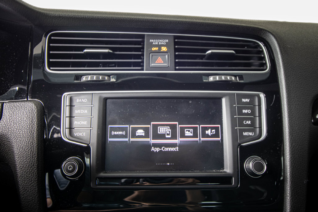 Used 2016 Volkswagen Golf 4-Door AWD/4WD image 45