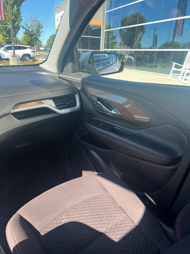 Used 2018 GMC Terrain SLE w/ Driver Convenience Package FWD image 16