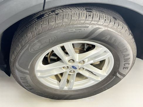 Used 2022 Ford Explorer XLT AWD/4WD image 29