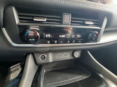 Used 2023 Nissan Rogue SV image 28