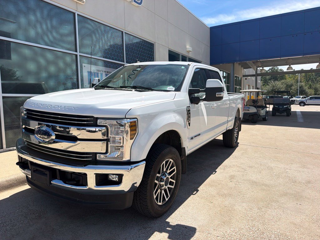 Used 2019 Ford F250 Lariat w/ Lariat Ultimate Package AWD/4WD image 2