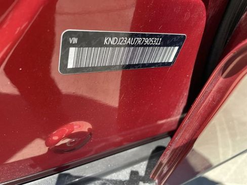 Used 2024 Kia Soul LX w/ Option Group 015 FWD image 31
