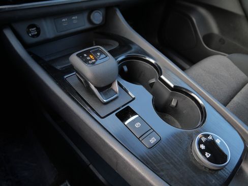 Used 2025 Nissan Rogue SV image 24