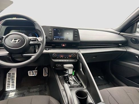 Certified 2026 Hyundai Elantra Sport FWD image 22