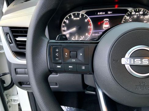 Used 2023 Nissan Rogue SV FWD image 21