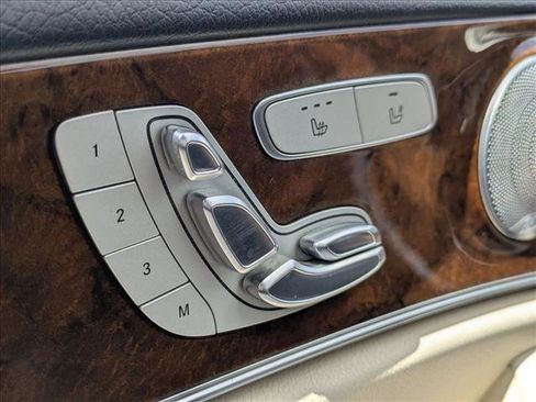 Used 2018 Mercedes-Benz E 300 image 9