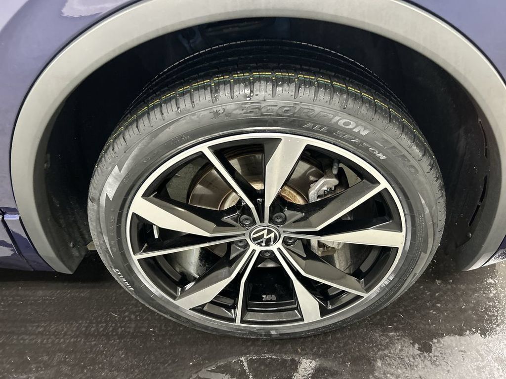 Certified 2023 Volkswagen Tiguan SEL R-Line AWD/4WD image 8