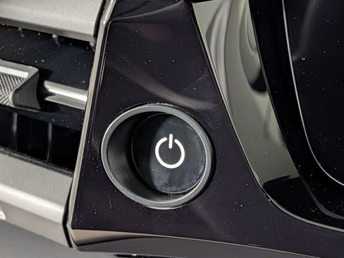 New 2026 Porsche Macan 4 Electric image 35