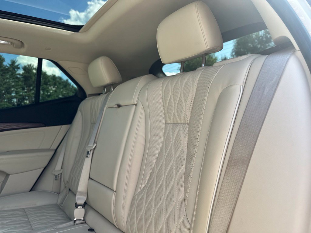 Used 2021 Buick Envision Avenir w/ Technology Package II AWD/4WD image 24