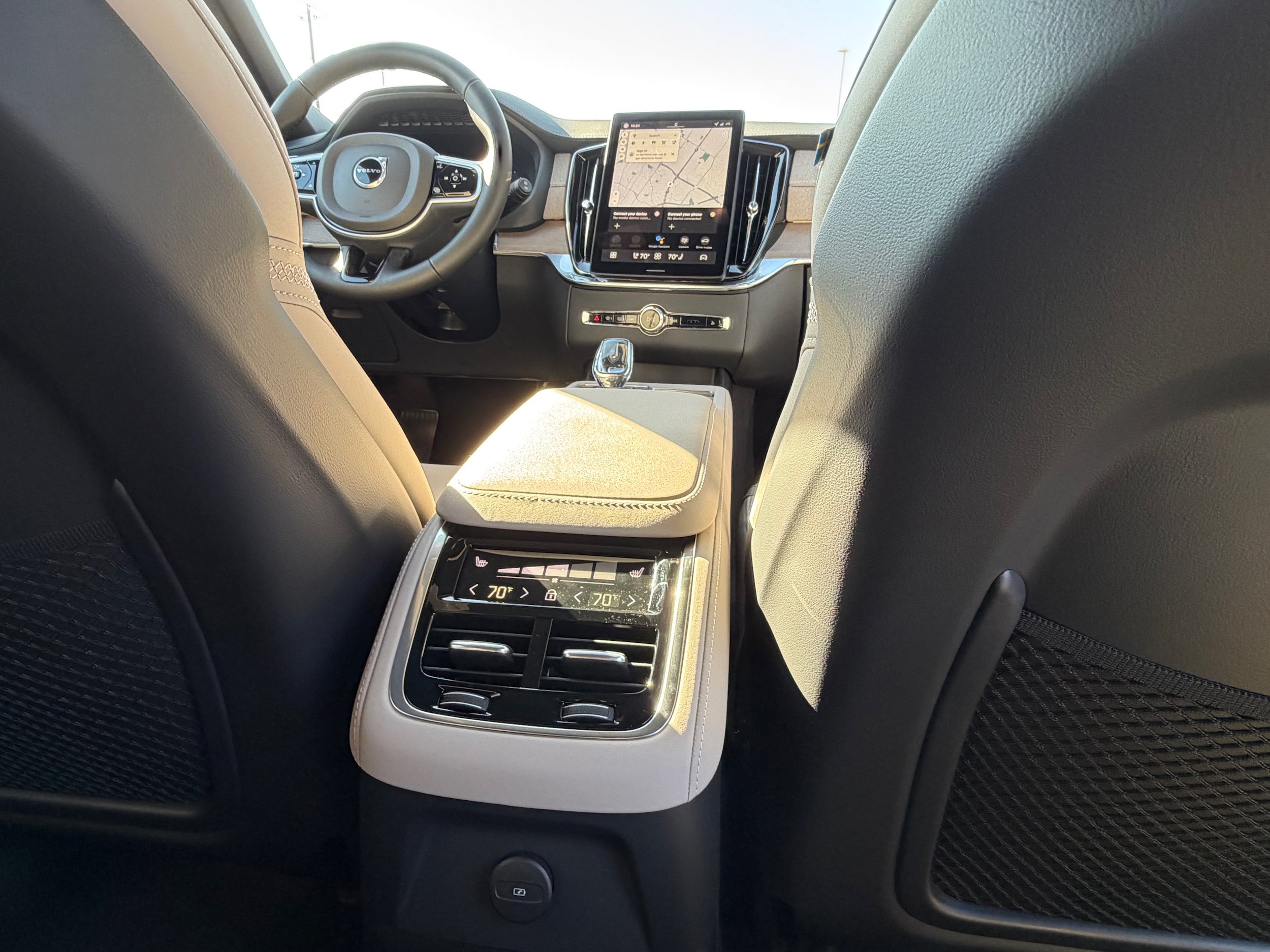 New 2026 Volvo XC90 T8 Plus w/ Protection Package Premier AWD/4WD image 11