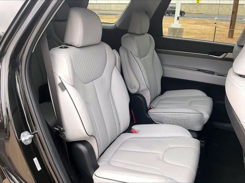 Used 2024 Hyundai Palisade SEL FWD image 17