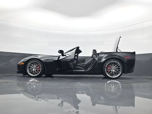 Used 2013 Chevrolet Corvette 427 w/ 1SB Preferred Equipment Group RWD image 33