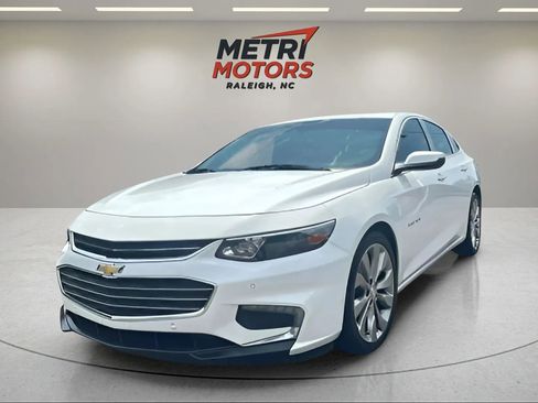 Used 2018 Chevrolet Malibu Premier w/ Premier Sun and Wheel Package image 7