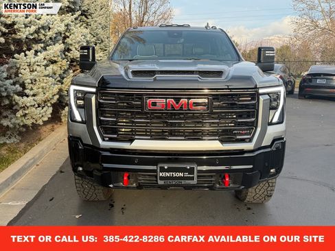 Used 2025 GMC Sierra 2500 AT4X image 2