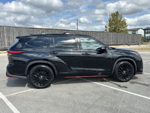 Used 2021 Toyota Highlander XSE FWD image 7