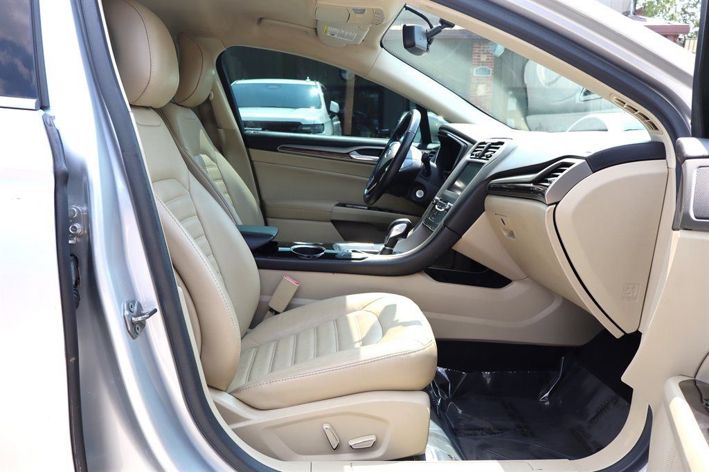 Used 2013 Ford Fusion SE FWD image 17