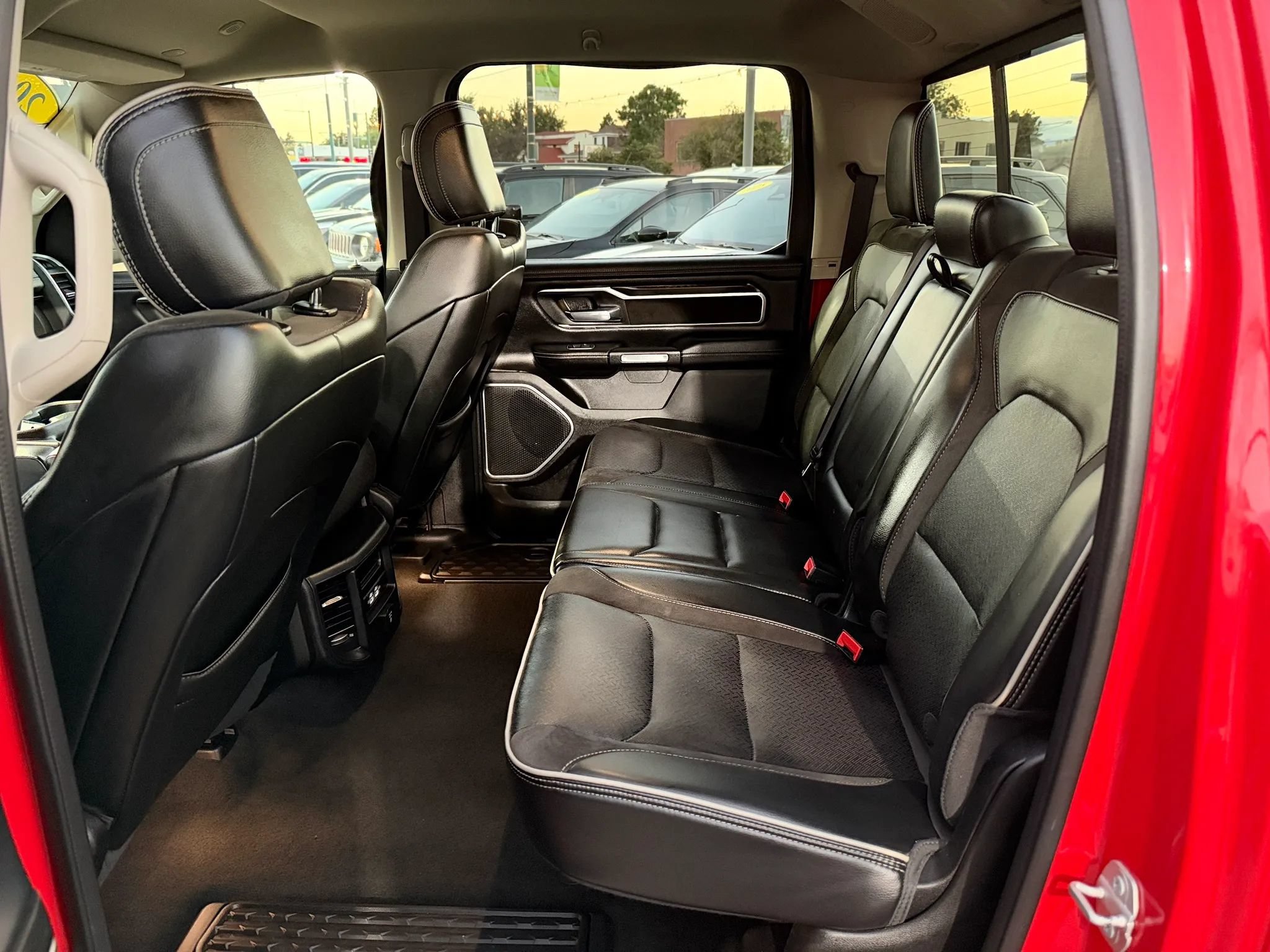 Used 2022 RAM 1500 Laramie AWD/4WD image 17