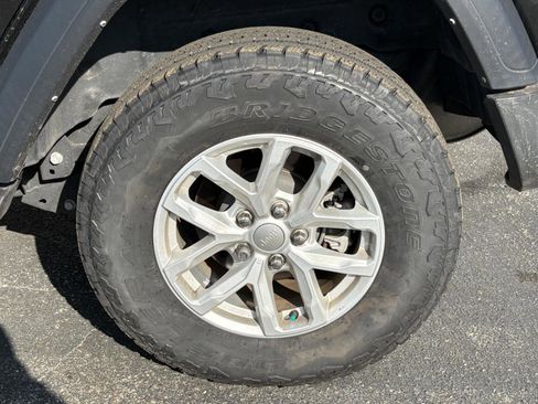 Used 2023 Jeep Wrangler Sport S image 14