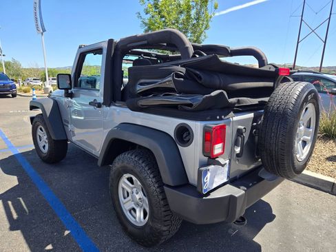 Used 2017 Jeep Wrangler Sport AWD/4WD image 2