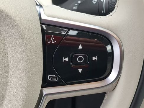 New 2026 Volvo XC90 B6 Ultra w/ Protection Package image 28