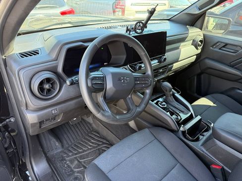 Used 2025 Chevrolet Colorado Trail Boss AWD/4WD image 24