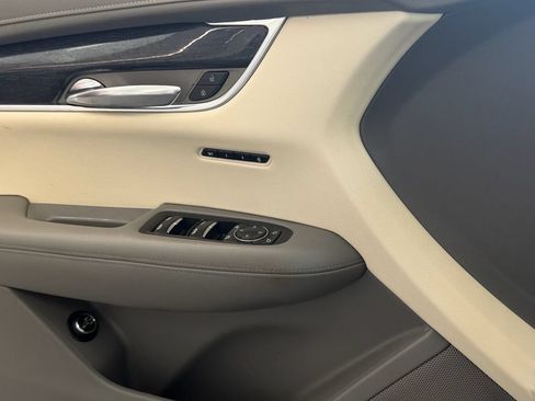Used 2020 Cadillac XT6 Premium Luxury FWD image 15