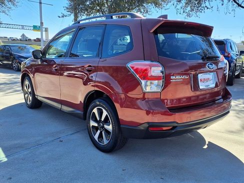Used 2017 Subaru Forester 2.5i Premium image 2