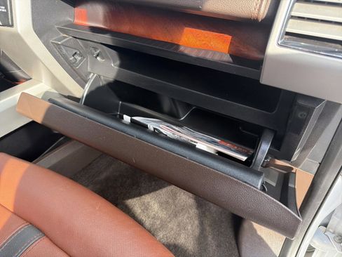 Used 2018 Ford F150 King Ranch image 28