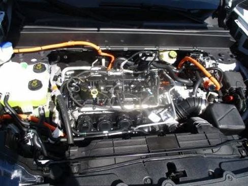 New 2025 Ford Maverick XLT image 18