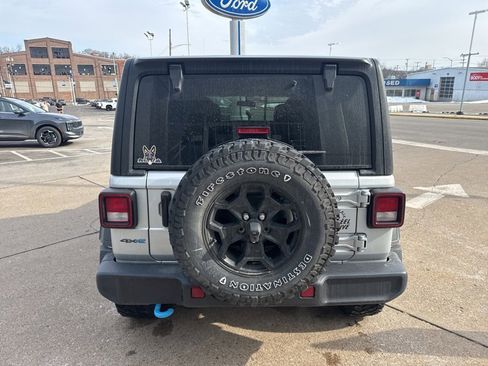 Used 2023 Jeep Wrangler Unlimited w/ Cold Weather Group image 5