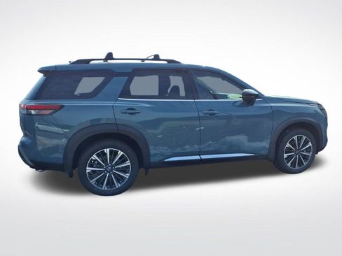 New 2026 Nissan Pathfinder Platinum image 8