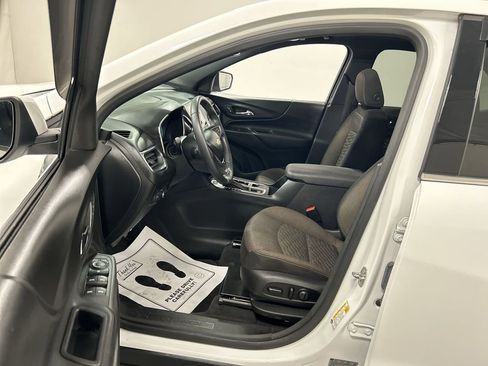 Used 2018 Chevrolet Equinox LT w/ Sun & Infotainment Package image 9