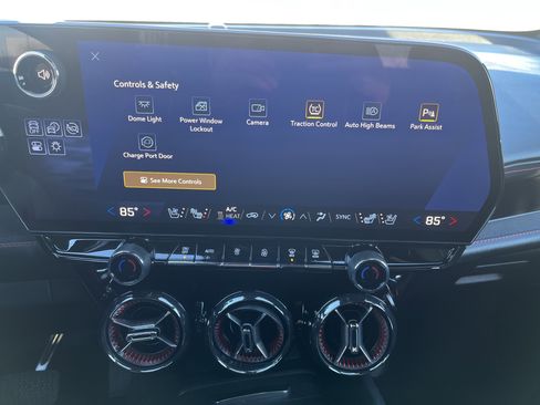 Used 2025 Chevrolet Blazer EV RS image 28