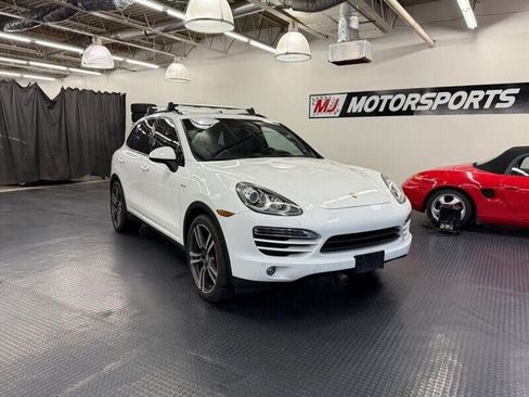 Used 2014 Porsche Cayenne Diesel AWD/4WD image 2