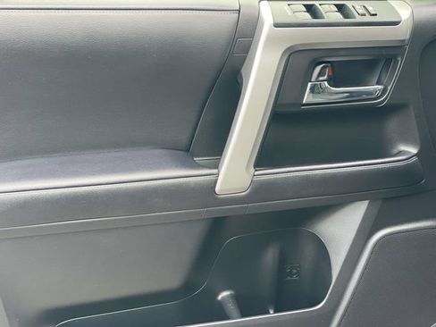 Used 2022 Toyota 4Runner SR5 Premium w/ Moonroof Package RWD image 19