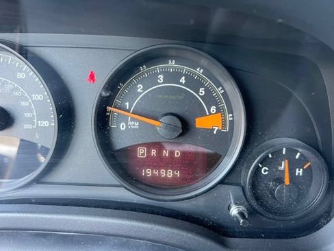 Used 2016 Jeep Patriot Latitude AWD/4WD image 4