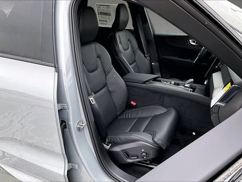 New 2026 Volvo XC60 B5 Ultra w/ Protection Package Premier AWD/4WD image 11