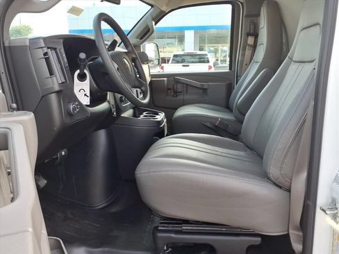 New 2026 Chevrolet Express 2500 w/ Driver Convenience Package RWD image 20