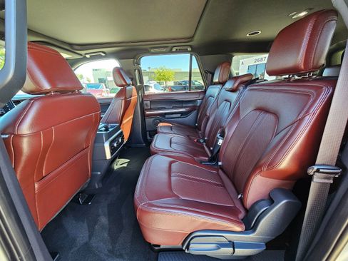 Used 2024 Ford Expedition Max Limited image 20