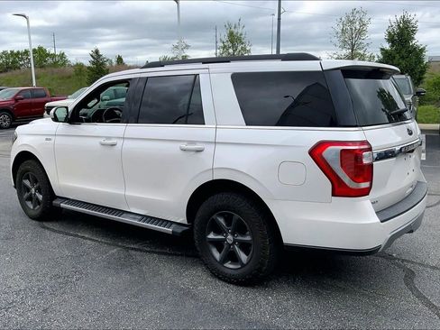 Used 2019 Ford Expedition XLT w/ Equipment Group 202A AWD/4WD image 11