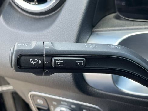 Used 2023 Mercedes-Benz GLB 250 4MATIC image 42