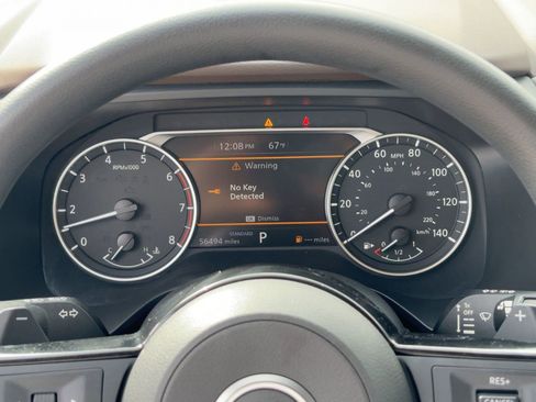 Used 2023 Nissan Rogue SV image 18