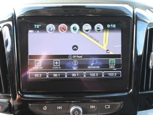 Used 2018 Chevrolet Traverse LT FWD image 24