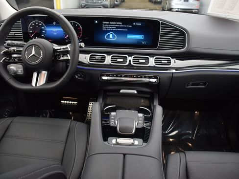 Used 2026 Mercedes-Benz GLS 450 4MATIC image 19
