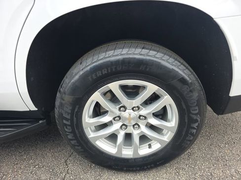 Used 2022 Chevrolet Tahoe LT w/ Luxury Package image 10